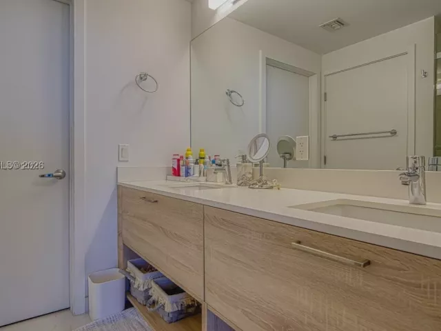 3-bedroom condo for sale in North Miami Beach - 16385 Biscayne Blvd 1415 - MondialRealty