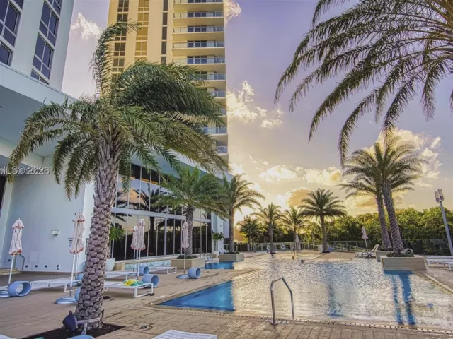 3-bedroom condo for sale in North Miami Beach - 16385 Biscayne Blvd 1415 - MondialRealty