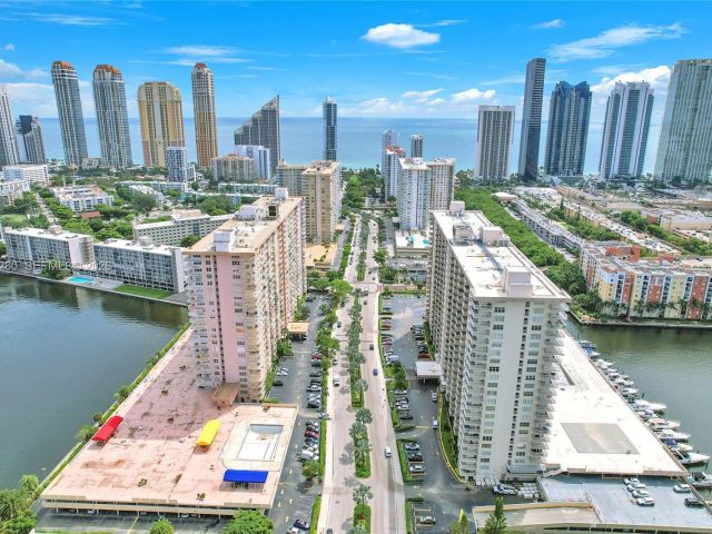 2-bedroom condo for rent in Sunny Isles Beach - 251 174th St 311 - MondialRealty