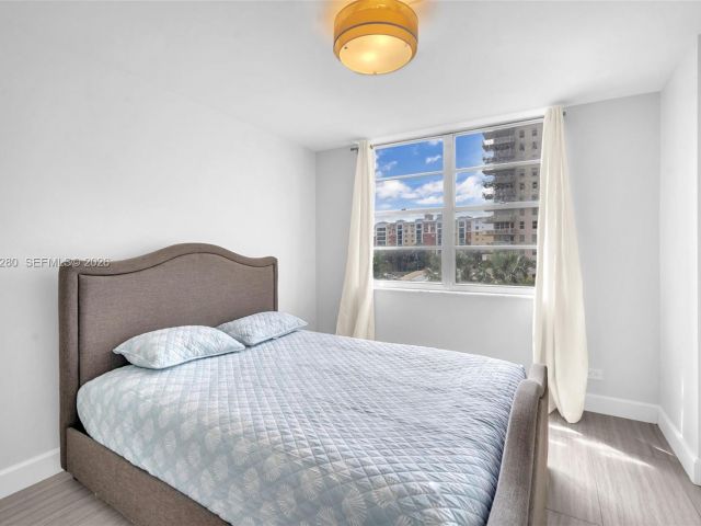 2-bedroom condo for rent in Sunny Isles Beach - 251 174th St 311 - MondialRealty