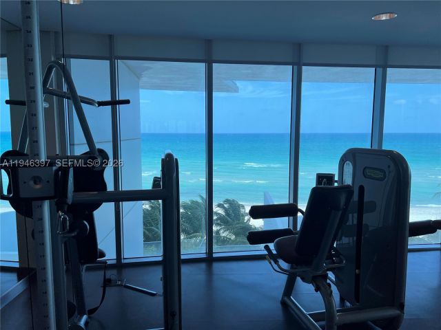 4-bedroom condo for sale in Sunny Isles Beach - 17001 Collins Ave 3808 - MondialRealty