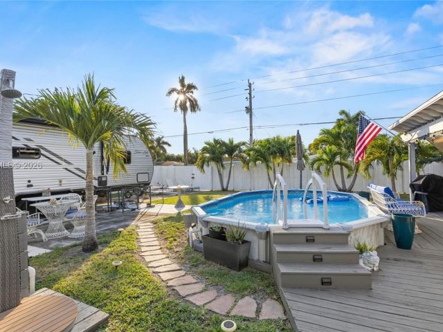 Home for sale at 117 SW 6th St - photo 7137574