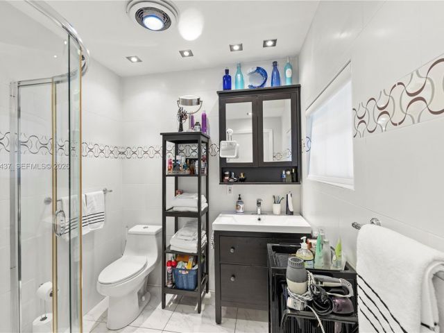 Home for sale at 117 SW 6th St - photo 7137577