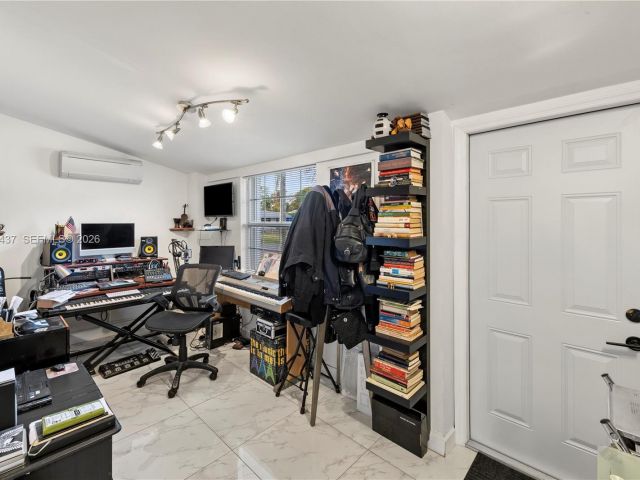 Home for sale at 117 SW 6th St - photo 7137578