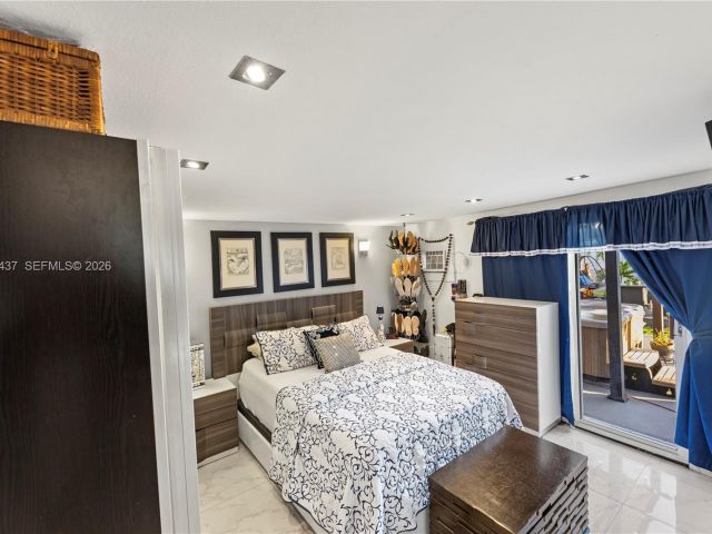 Home for sale at 117 SW 6th St - photo 7137579