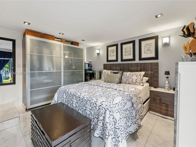 Home for sale at 117 SW 6th St - photo 7137580