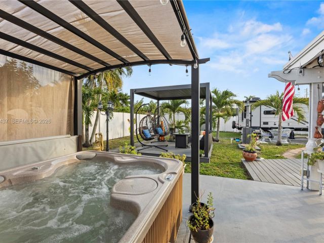 Home for sale at 117 SW 6th St - photo 7137589