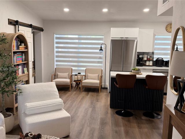 3-bedroom home for rent in Fort Lauderdale - 1108 SW 22nd Ter 0 - MondialRealty