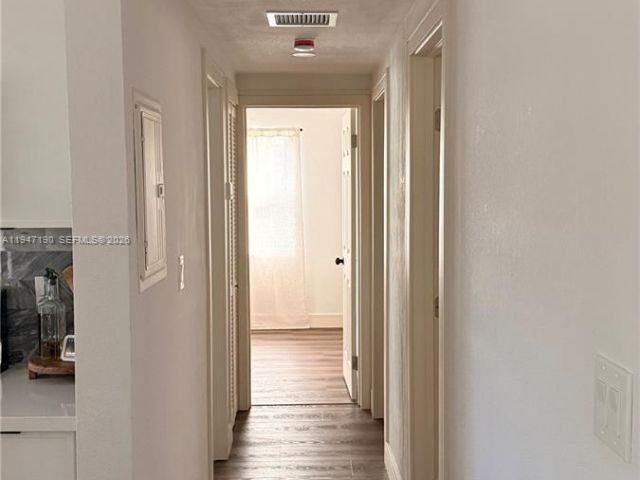 3-bedroom home for rent in Fort Lauderdale - 1108 SW 22nd Ter 0 - MondialRealty