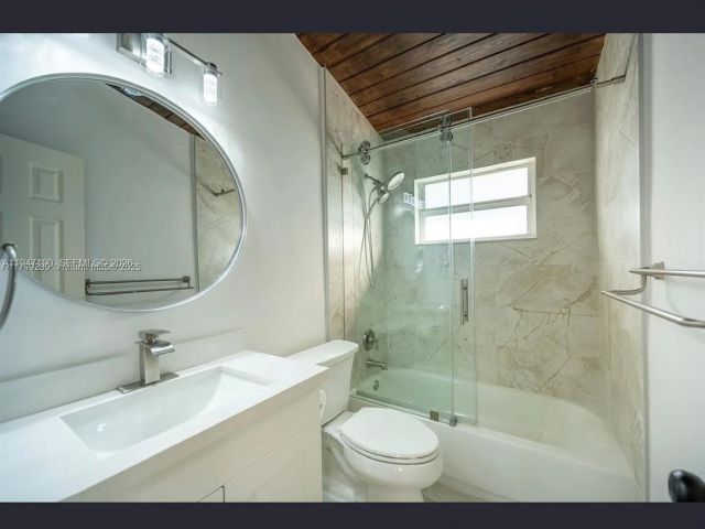 3-bedroom home for rent in Fort Lauderdale - 1108 SW 22nd Ter 0 - MondialRealty