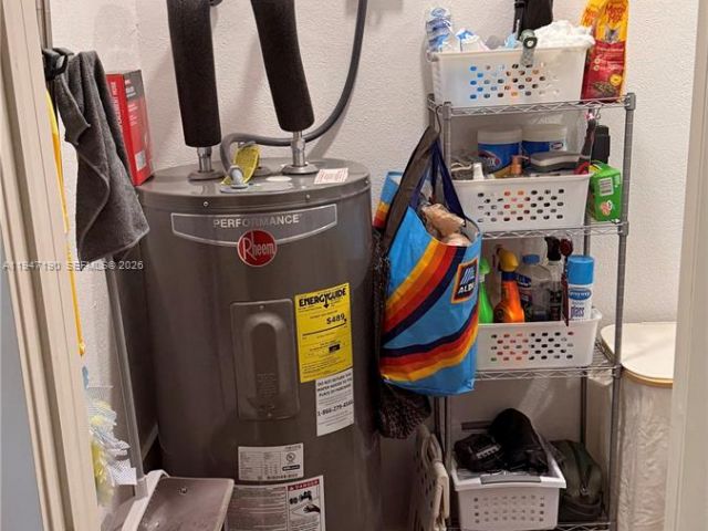 3-bedroom home for rent in Fort Lauderdale - 1108 SW 22nd Ter 0 - MondialRealty