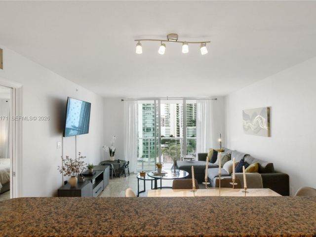 1-bedroom condo for sale in Miami - 1155 S Brickell Bay Dr 805 - MondialRealty