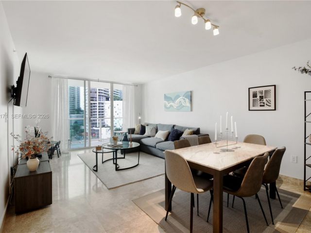 1-bedroom condo for sale in Miami - 1155 S Brickell Bay Dr 805 - MondialRealty