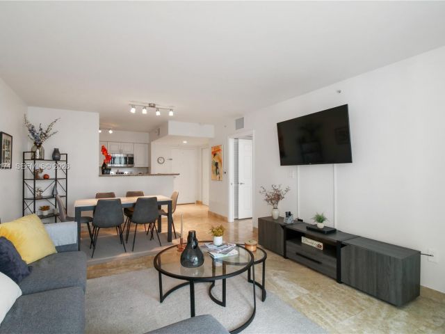 1-bedroom condo for sale in Miami - 1155 S Brickell Bay Dr 805 - MondialRealty