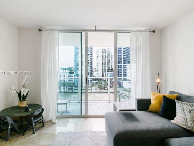 1-bedroom condo for sale in Miami - 1155 S Brickell Bay Dr 805 - MondialRealty