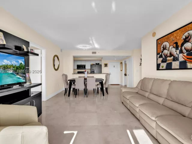 2-bedroom condo for sale in Aventura - 19501 W Country Club Dr 505 - MondialRealty