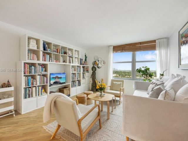 Apartment for sale  Unit #1638 - photo 7174608