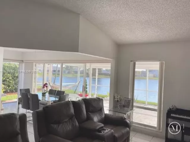 3-bedroom home for sale in Homestead - 600 SE 25th Ln - MondialRealty