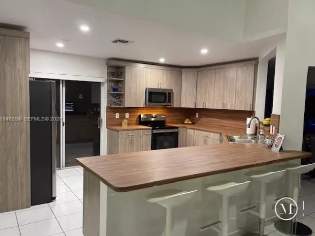 3-bedroom home for sale in Homestead - 600 SE 25th Ln - MondialRealty