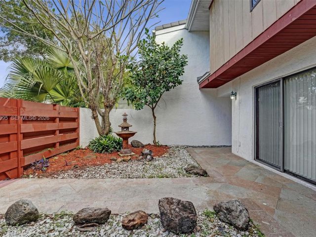 3-bedroom home for rent in Hollywood - 2990 Oaktree Ln 338 - MondialRealty