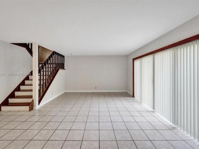 3-bedroom home for rent in Hollywood - 2990 Oaktree Ln 338 - MondialRealty