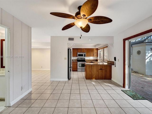 3-bedroom home for rent in Hollywood - 2990 Oaktree Ln 338 - MondialRealty