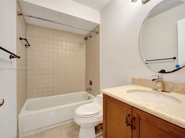 3-bedroom home for rent in Hollywood - 2990 Oaktree Ln 338 - MondialRealty