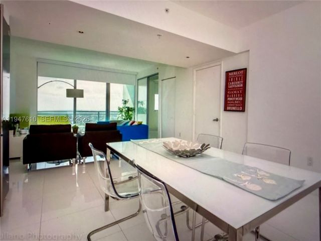 1-bedroom condo for sale in Miami - 92 SW 3rd St 4709 - MondialRealty