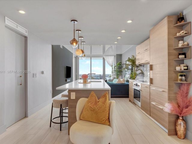 Apartment for sale  Unit #4405 - photo 7148111