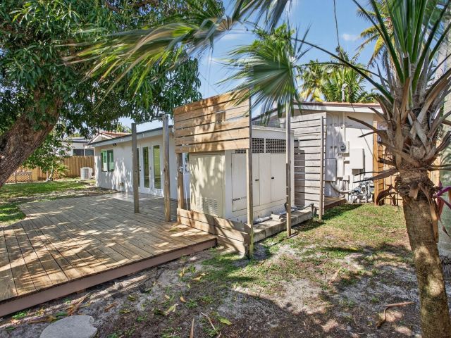 3-bedroom home for sale in Pompano Beach - 2580 SE 5th Court - MondialRealty