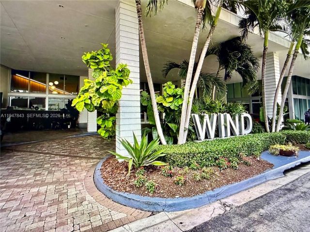 1-bedroom condo for sale in Miami - 350 S Miami Ave 3008 - MondialRealty