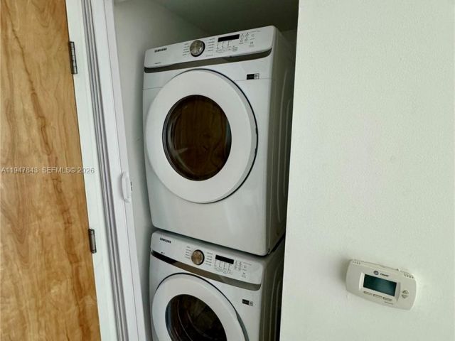 1-bedroom condo for sale in Miami - 350 S Miami Ave 3008 - MondialRealty