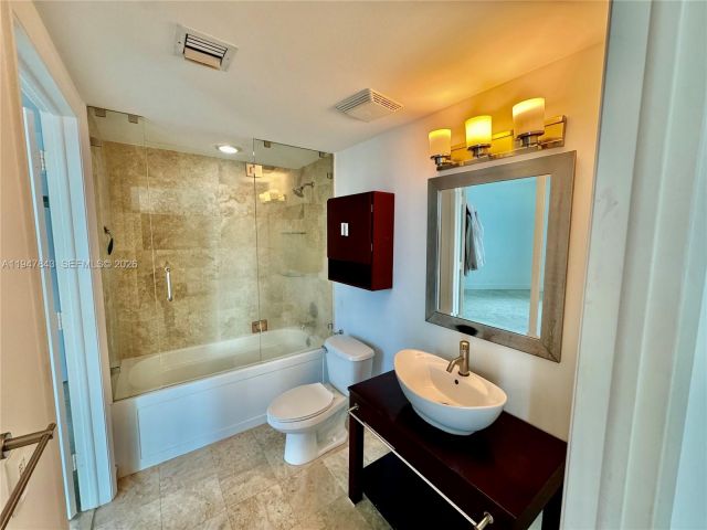 1-bedroom condo for sale in Miami - 350 S Miami Ave 3008 - MondialRealty