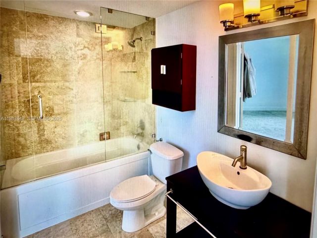 1-bedroom condo for sale in Miami - 350 S Miami Ave 3008 - MondialRealty