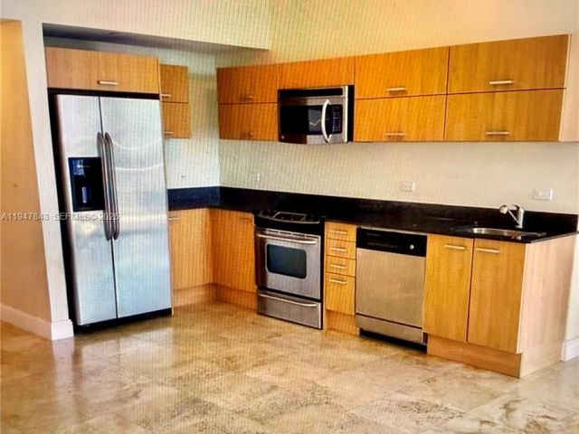 1-bedroom condo for sale in Miami - 350 S Miami Ave 3008 - MondialRealty