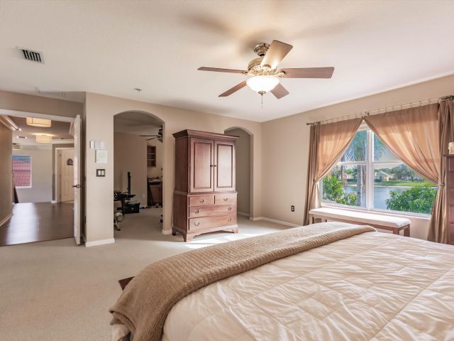 5-bedroom home for sale in West Palm Beach - 9452 Granite Ridge Lane - MondialRealty