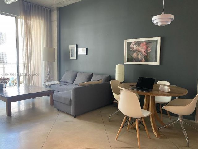 1-bedroom condo for sale in Miami - 2001 Biscayne Blvd 2306 - MondialRealty