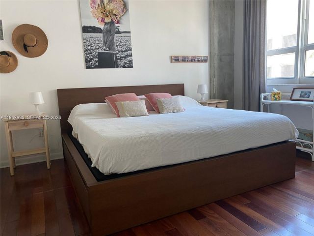 1-bedroom condo for sale in Miami - 2001 Biscayne Blvd 2306 - MondialRealty