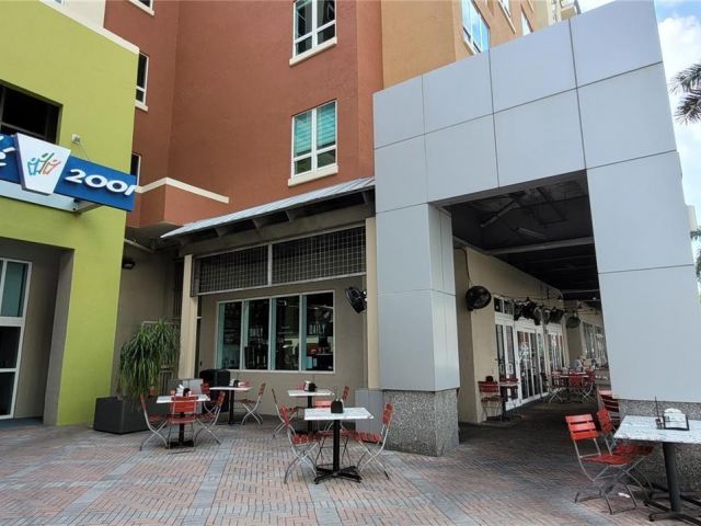 1-bedroom condo for sale in Miami - 2001 Biscayne Blvd 2306 - MondialRealty