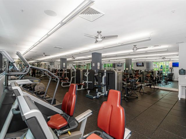 1-bedroom condo for sale in Miami - 2001 Biscayne Blvd 2306 - MondialRealty