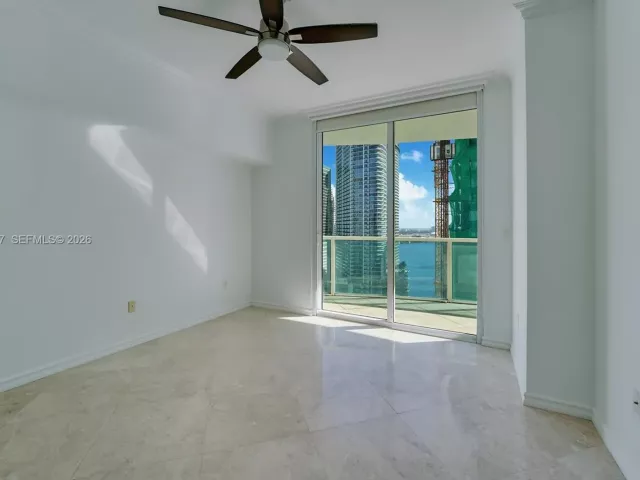 1-bedroom condo for sale in Miami - 31 SE 5th St 3306 - MondialRealty