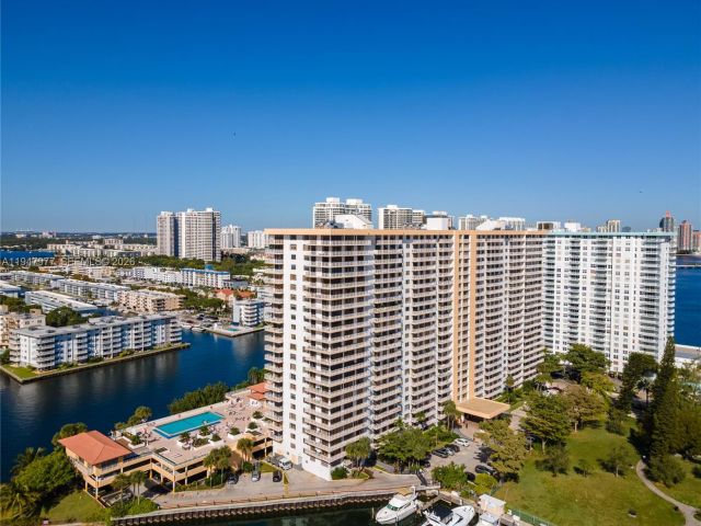 Apartment for rent  Unit #318 - photo 7446377