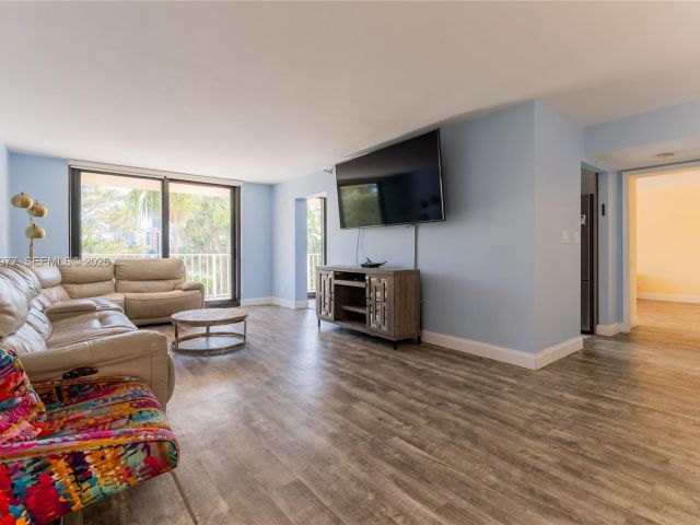 Apartment for rent  Unit #318 - photo 7446385