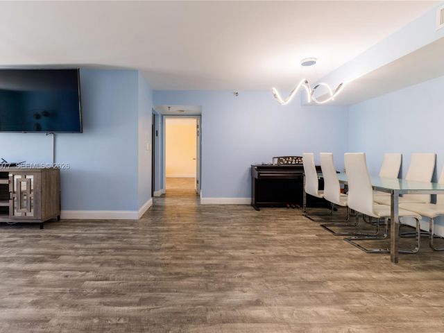 Apartment for rent  Unit #318 - photo 7446387