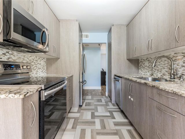 Apartment for rent  Unit #318 - photo 7446403