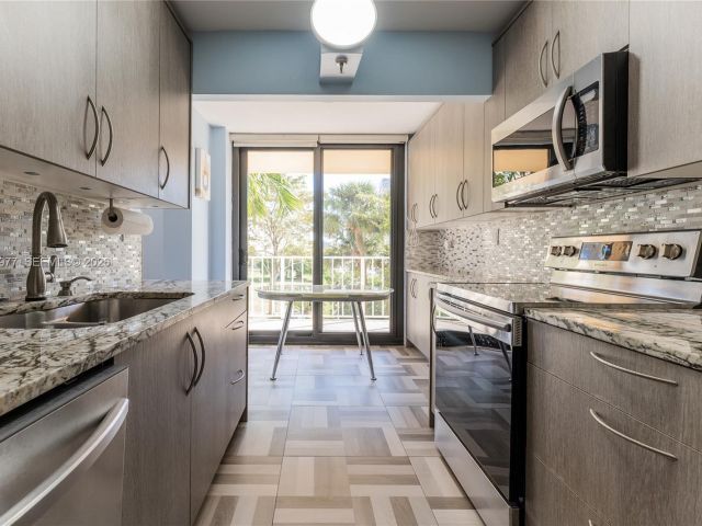 Apartment for rent  Unit #318 - photo 7446407