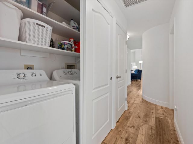 2-bedroom home for sale in West Palm Beach - 9221 Heathridge Drive - MondialRealty