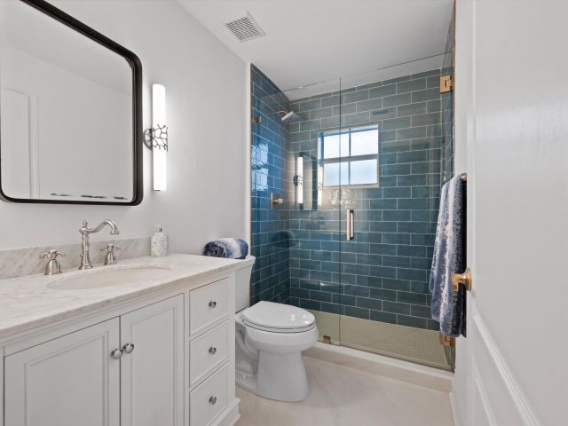 2-bedroom home for sale in West Palm Beach - 9221 Heathridge Drive - MondialRealty