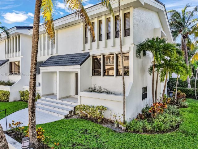 Home for rent at 10090 Bay Harbor Ter 10090 - photo 7149389