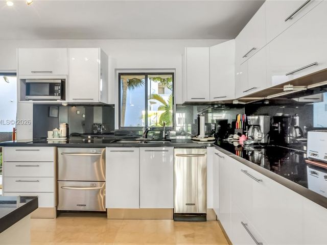 Home for rent at 10090 Bay Harbor Ter 10090 - photo 7149392